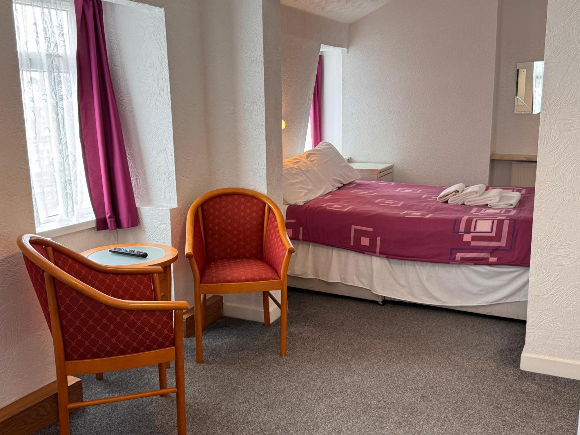 Oyo Delton Pleasure 4* Blackpool