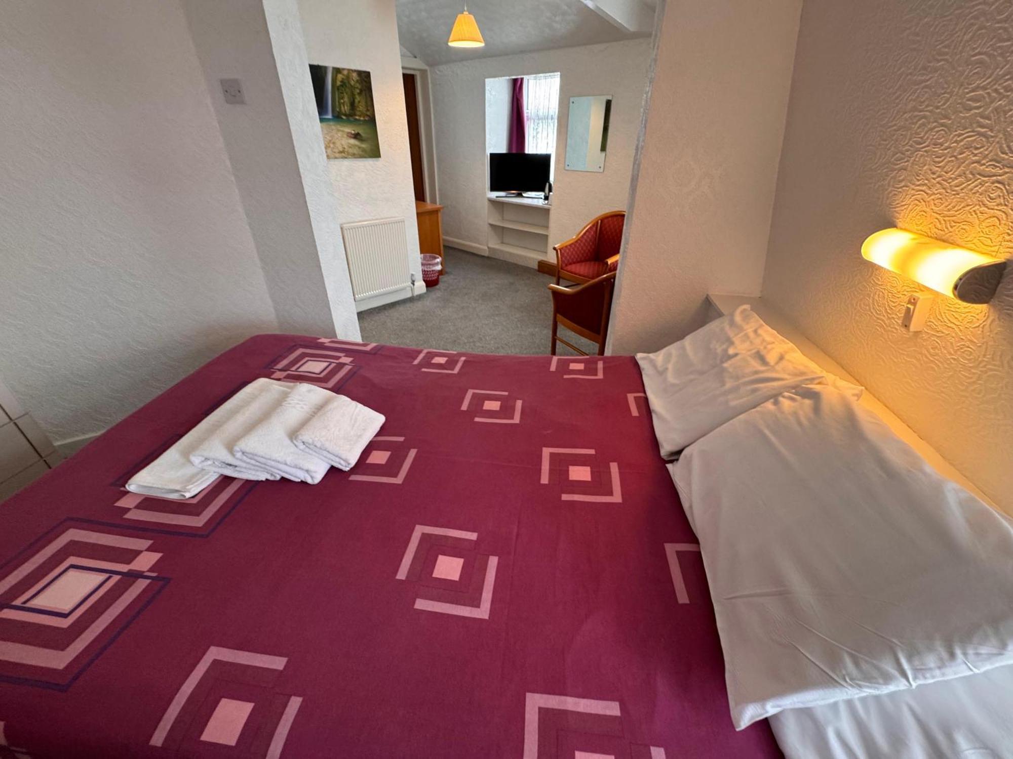 Oyo Delton Pleasure 4* Blackpool