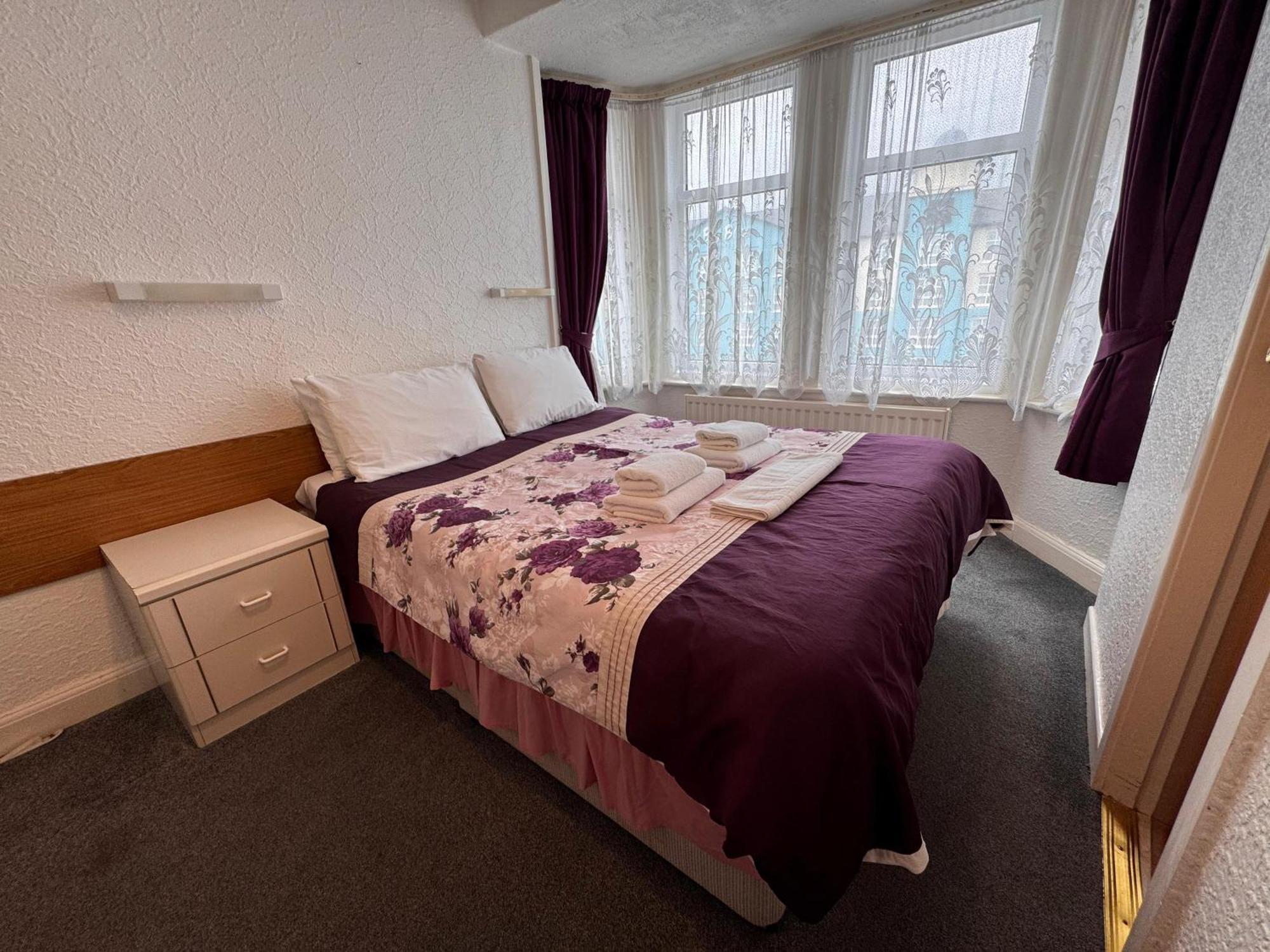 Oyo Delton Pleasure Hotel